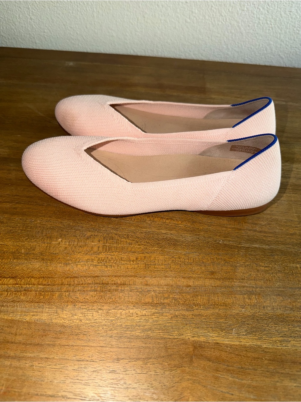 Rothy's Pale Pink V-Neck Knit Flats with Blue Heel Trim - Picture 5 of 7